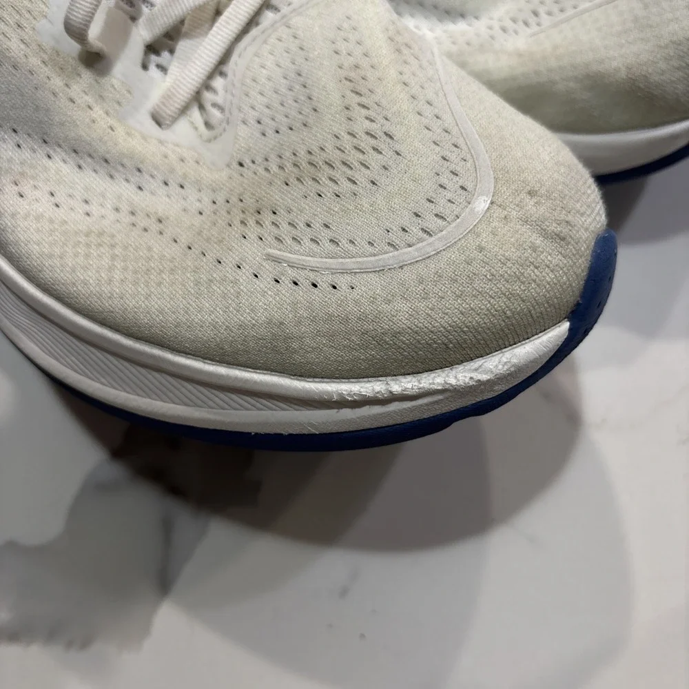 Hoka One One hoka one